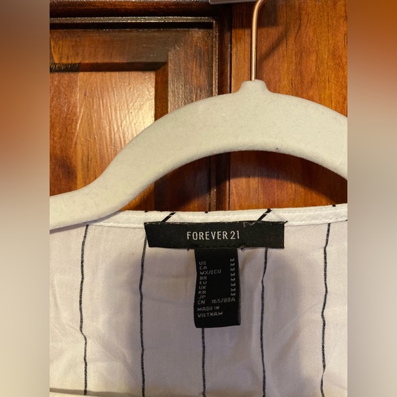 Forever21 F21 White Black Striped Crop Top Cropped V Neck Button Down Shirt Tie - Picture 3 of 5